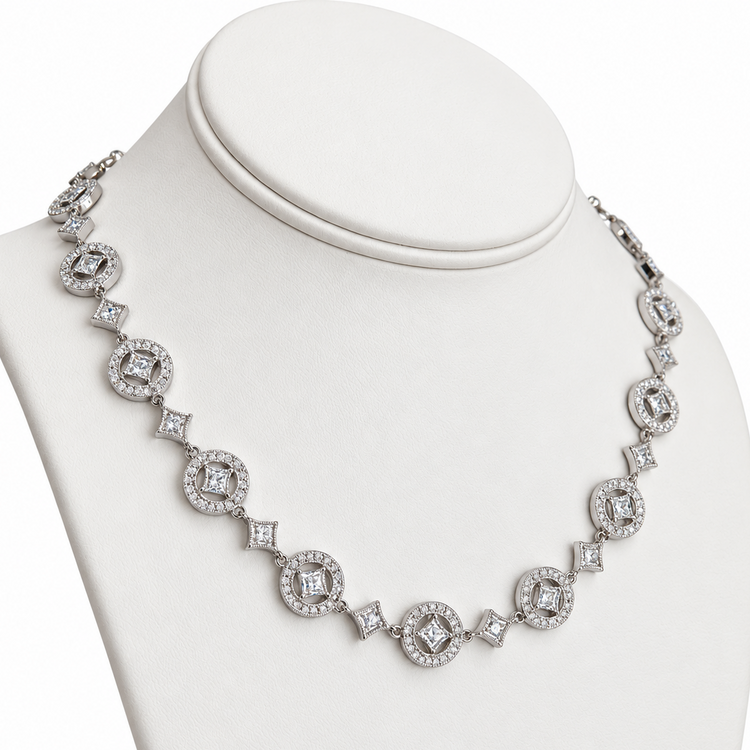 THE HEIRLOOM NECKLACE