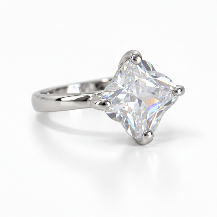 THE LUCKY CLOVER RING