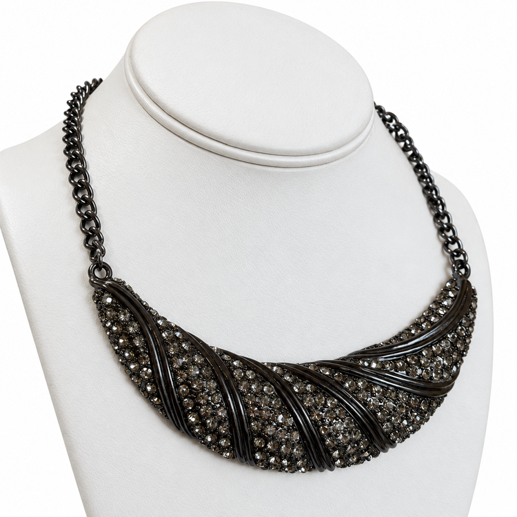 GLITTERING CROISSANT NECKLACE - BLACK