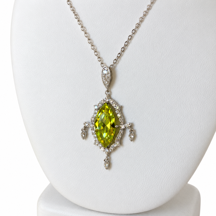 THE PERIDOT HALO PENDANT