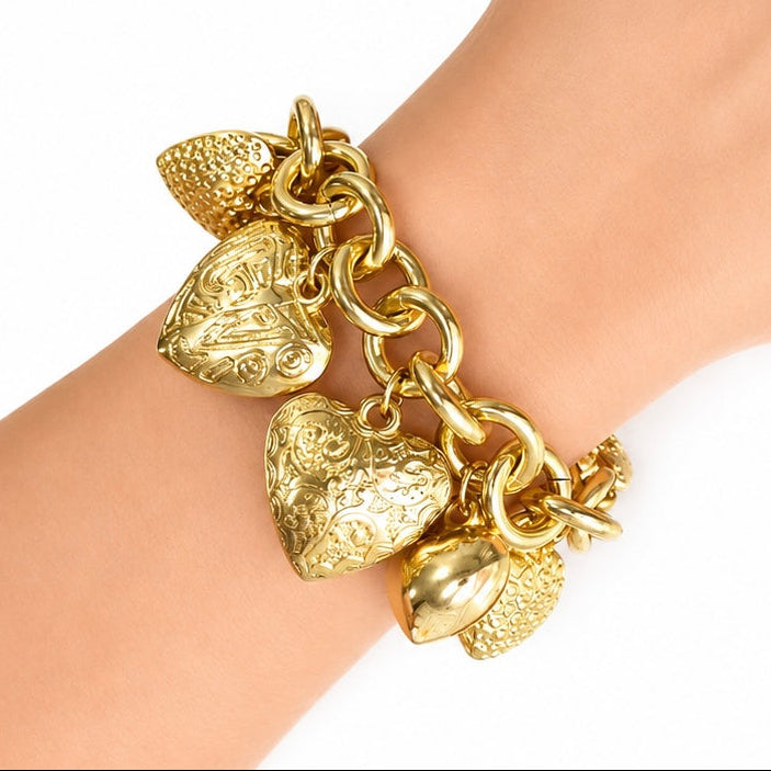 CHARMING GOLD TOGGLE BRACELET