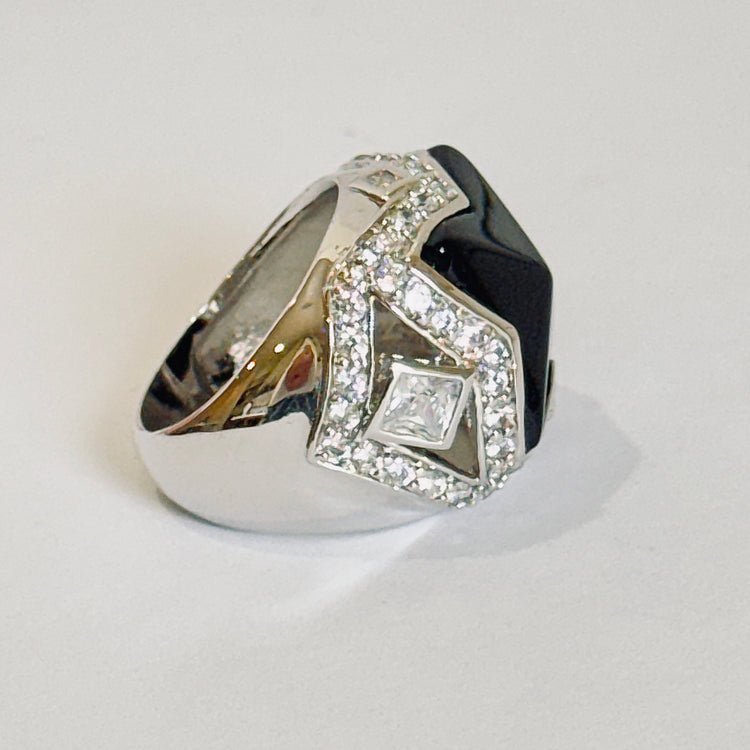 SUGARLOAF PAPILLON NOIR RING
