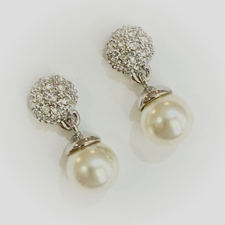 WHITE DIAMONDS AND PEARLS COLLECTION
