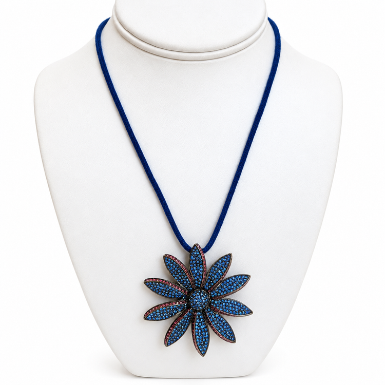 BLUE ME AWAY NECKLACE BROOCH