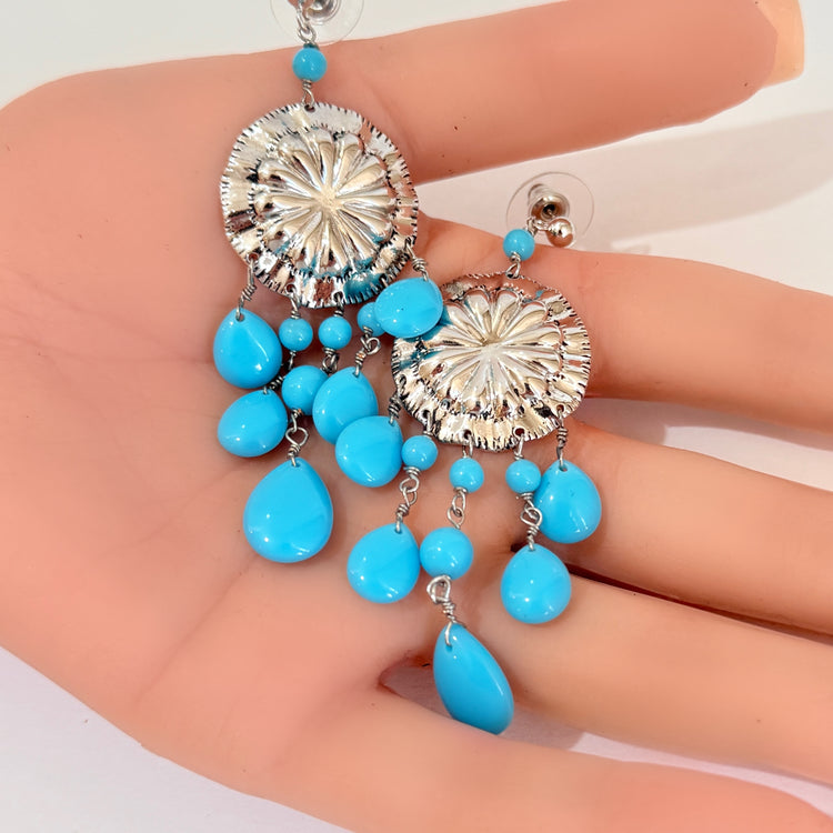 CONCHA DANGLE EARRINGS