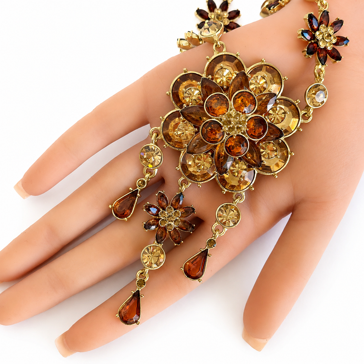 THE BELLADONNA NECKLACE