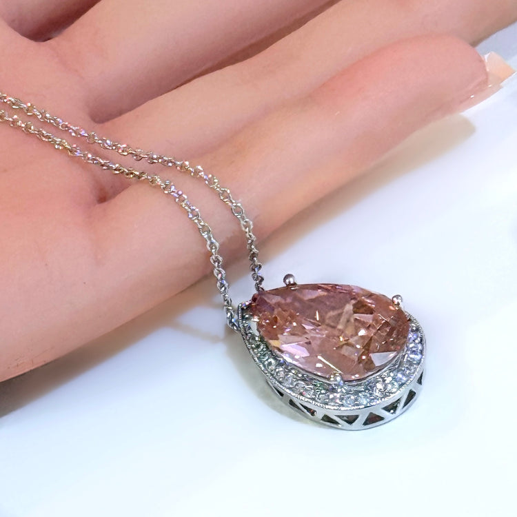 LA VIE EN ROSE PENDANT