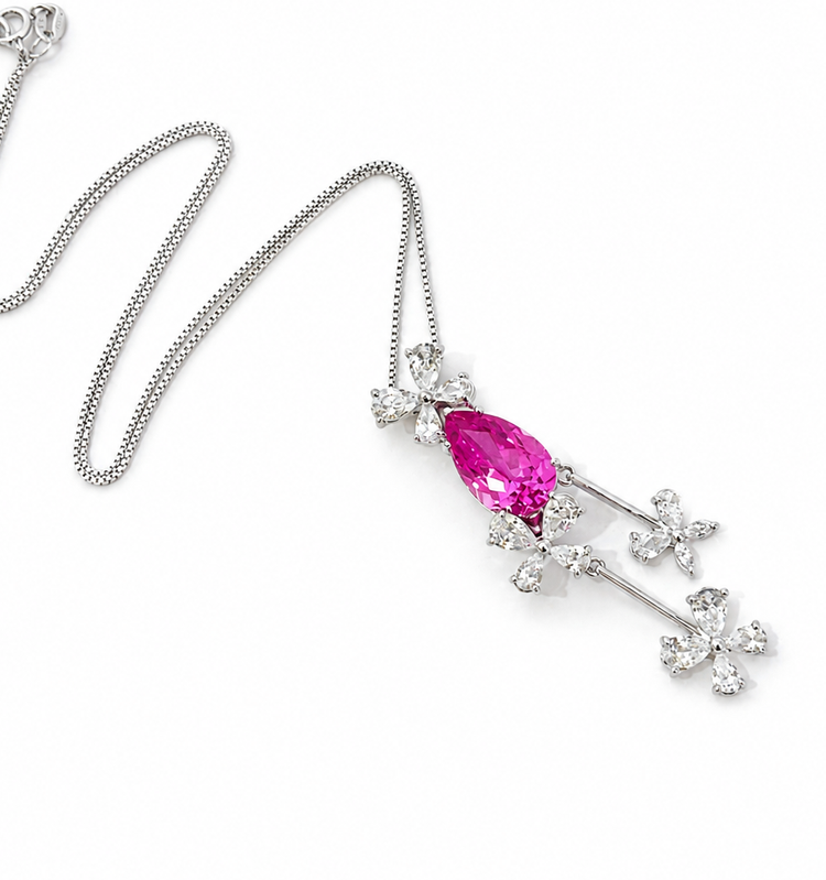 WILD MANDEVILLA NECKLACE