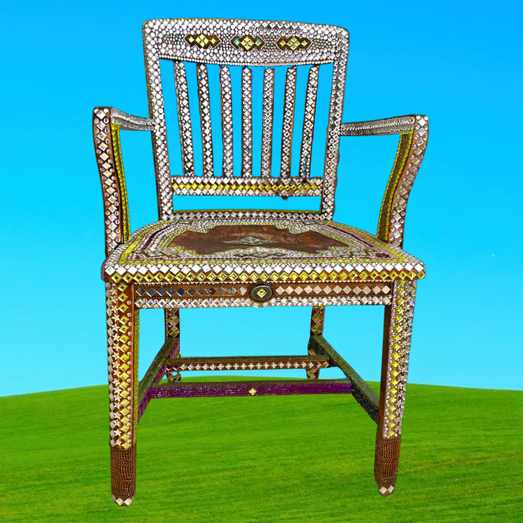 THE MOST BEAUTIFUL CHAIR BY LESLIE HAMEL