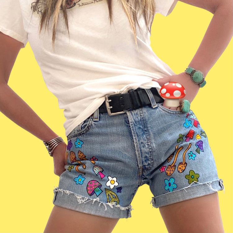 LESLIE HAMEL MAGIC MUSHROOM SHORTS