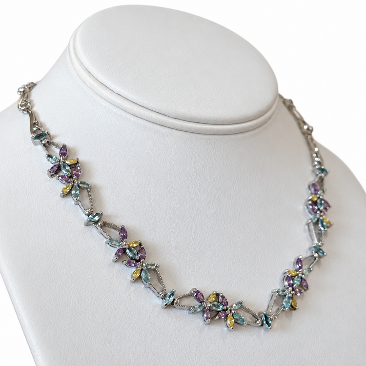 PETIT PASTEL PETALS NECKLACE