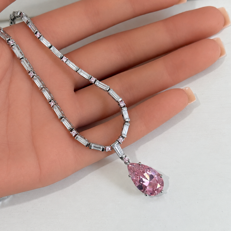 THE BLUSH NECKLACE