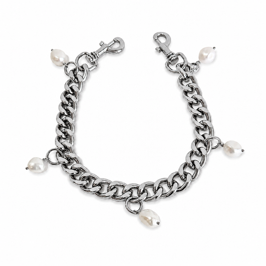 THE DAISY CHAIN