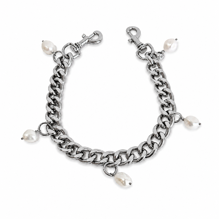 THE DAISY CHAIN