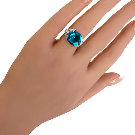 OASIS ASSCHER CUT RING
