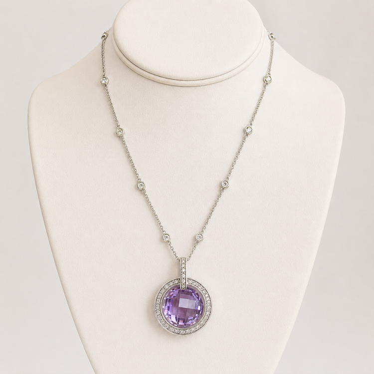 THE CHAMELEON NECKLACE