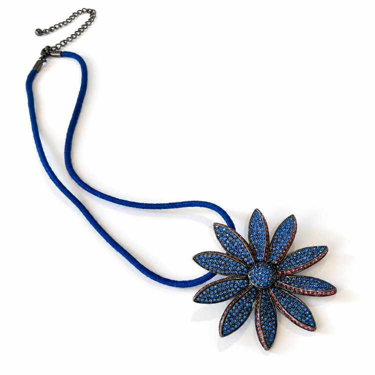 BLUE ME AWAY NECKLACE BROOCH
