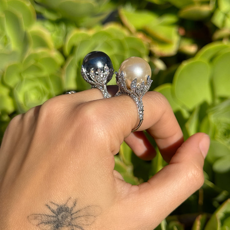 PEARLY VINES RING