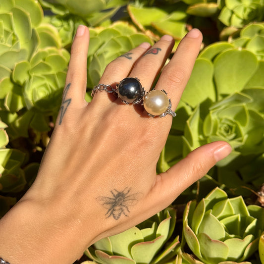 PEARLY VINES RING