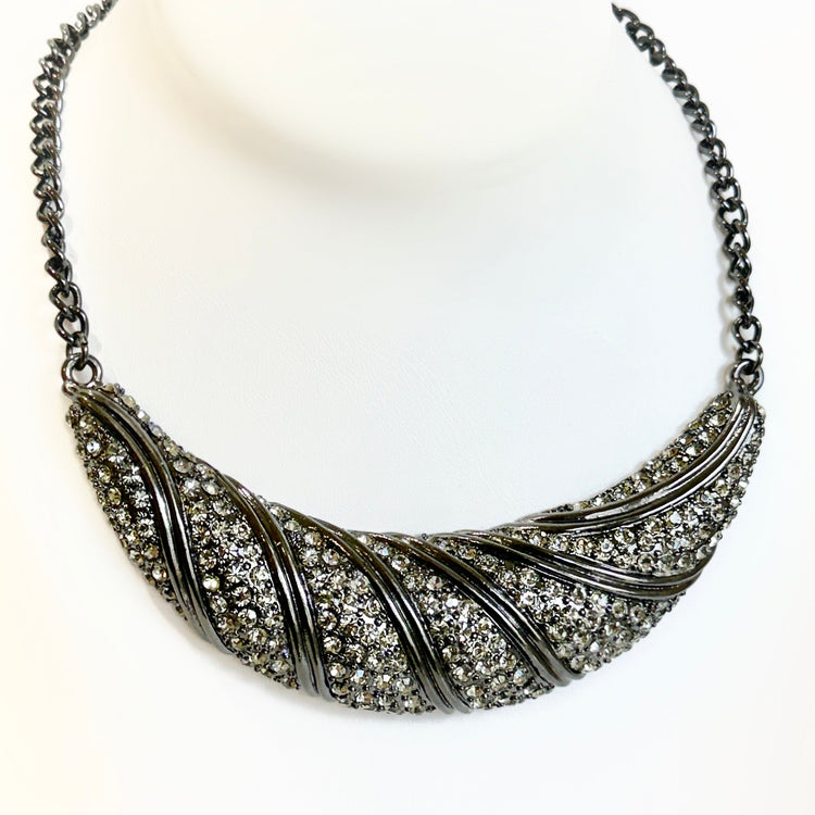 BLACK ICE SCULPTED COLLAR NECKLACE