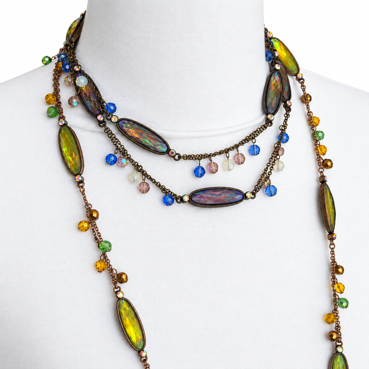 THE PEACOCK NECKLACE