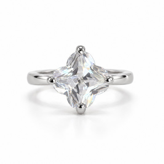 THE LUCKY CLOVER RING