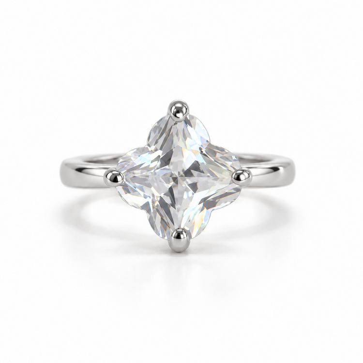 THE LUCKY CLOVER RING