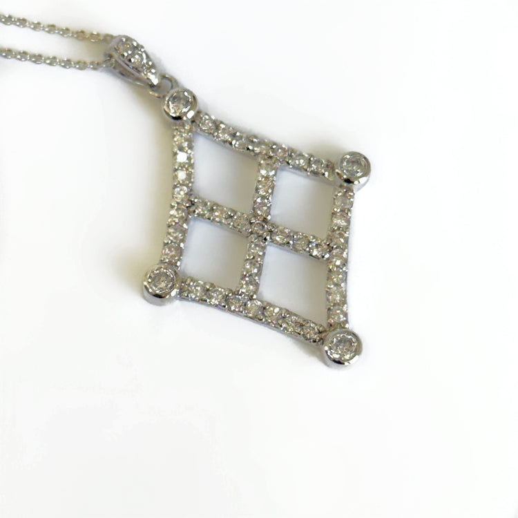 THE KITE PENDANT