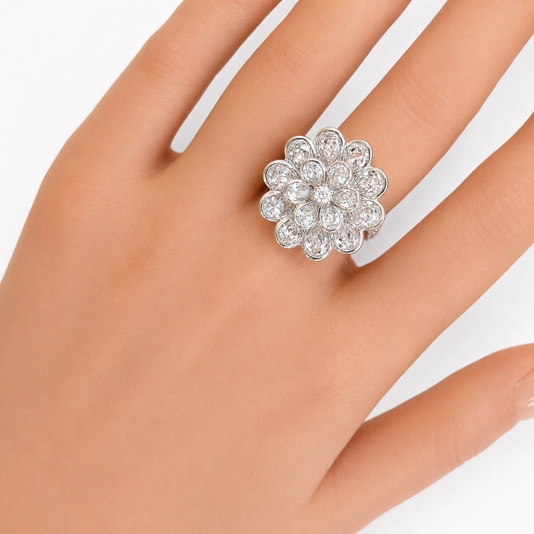 THE DIAMOND CHRYSANTHEMUM RING