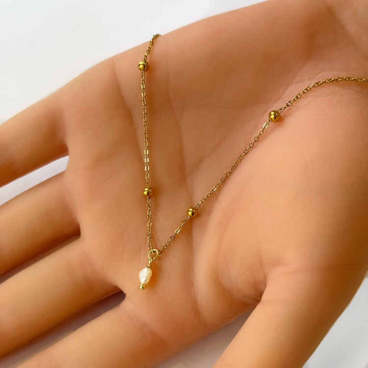 PETIT PEARL NECKLACE