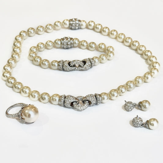 WHITE DIAMONDS AND PEARLS COLLECTION